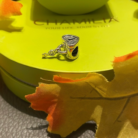 Chamilia Heart Lock and Key Charm - Picture 1 of 2